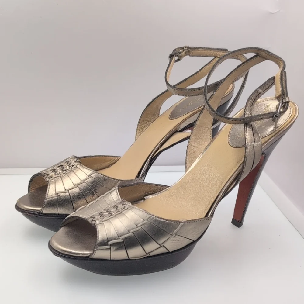 Cole Haan x Nike Air Gold Metallic Leather Pumps – Size 7.5 PEWTER/Gold